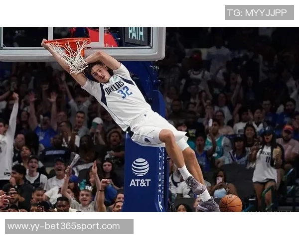 克莱三分火力全开全场9投6中贡献18分助力球队胜利