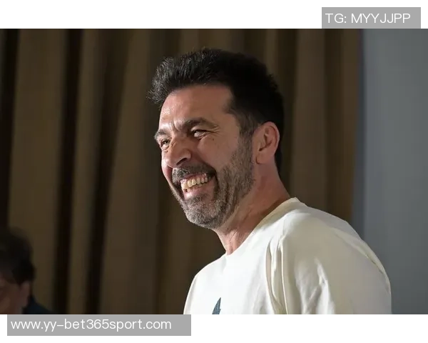 布冯赞阿莱格里执教风格独特米兰印记深刻显现