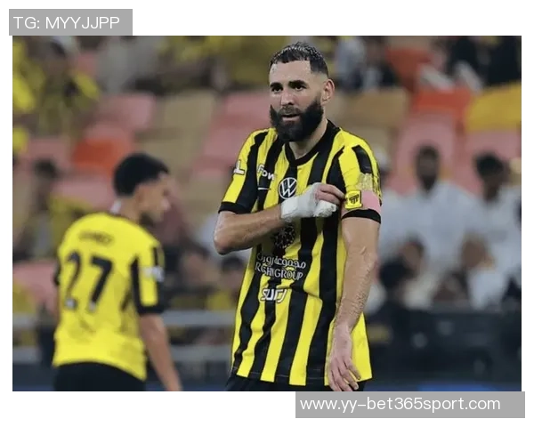 本泽马年薪高达1亿却遭侮辱性续约报价宣布无限期罢赛引发热议 本泽马年薪高达1亿却遭侮辱性续约报价宣布无限期罢赛引发热议